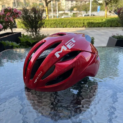 Τα ιταλικά κράνη ποδηλασίας ανδρών και γυναικών MET είναι ενσωματωμένα σε ένα εξαιρετικά ελαφρύ πνευματικό κράνος ασφαλείας ποδηλάτου δρόμου