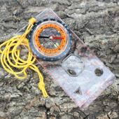 Prenosné pravítko s kompasom, multifunkčné pravítko s mapou a šnúrkou na šnúrku pre vonkajšie kempovanie a turistiku