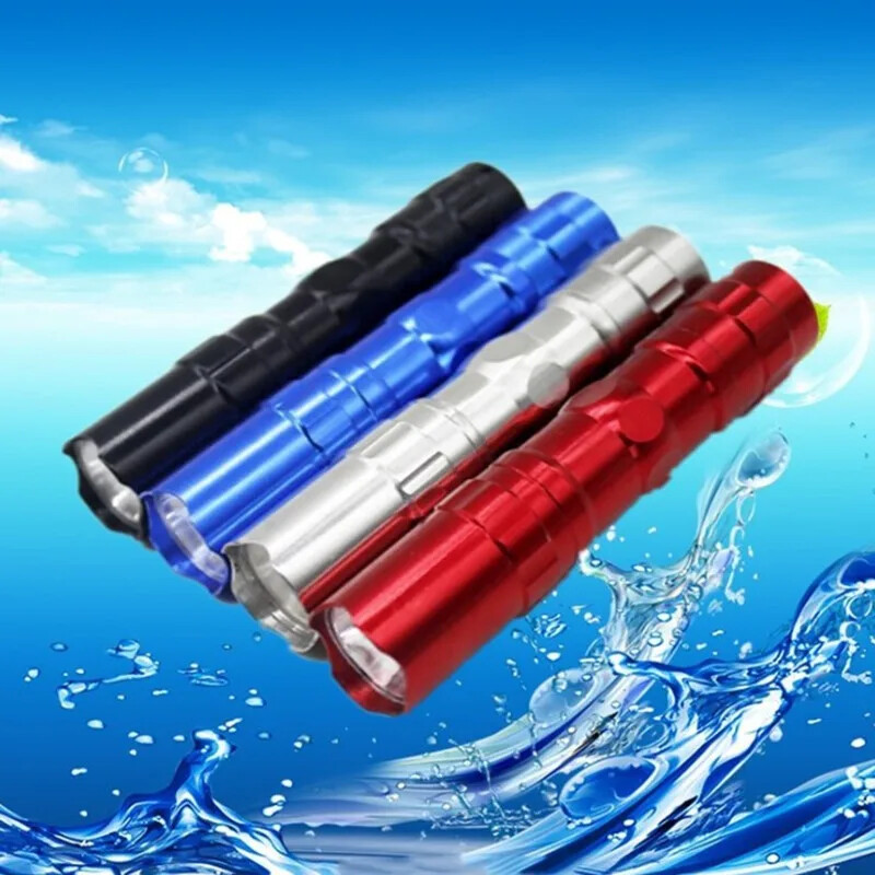 LED Mini svjetiljka Baklja Normalne svjetline Koristi Kampiranje Planinarenje Izvor svjetla u nuždi Prijenosne svjetiljke bljeskalice