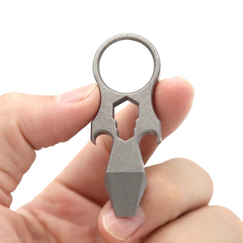 Κάμπινγκ Tactical Survival EDC Gadget λοστός από κράμα τιτανίου με κολιέ Πολυλειτουργικά κουτιά για ανοιχτήρι μπουκαλιών κατσαβίδι