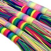 Κάμπινγκ 31 μέτρα διαμέτρου 2mm /3mm /4mm Σχοινί ουράνιου τόξου 7 σκέλη σχοινί αλεξίπτωτου Βραχιόλι με σχοινί αλεξίπτωτου εξοπλισμού αναρρίχησης επιβίωσης