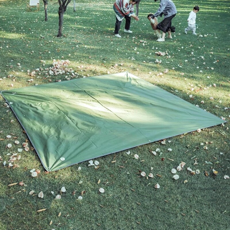 Deka za plažu Izuzetno velika vanjska prostirka za kampiranje Vodootporna prostirka za plažu Putna deka za planinarenje i piknik Lagana prostirka bez pijeska