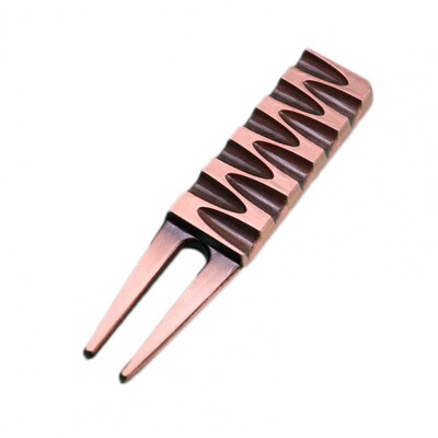 Σχεδιασμός υφής εργαλείου επισκευής Divot κράματος ψευδαργύρου Καλή σκληρότητα Χρήσιμο σχήμα σοκολάτας Πιρούνι επισκευής Golf Divot