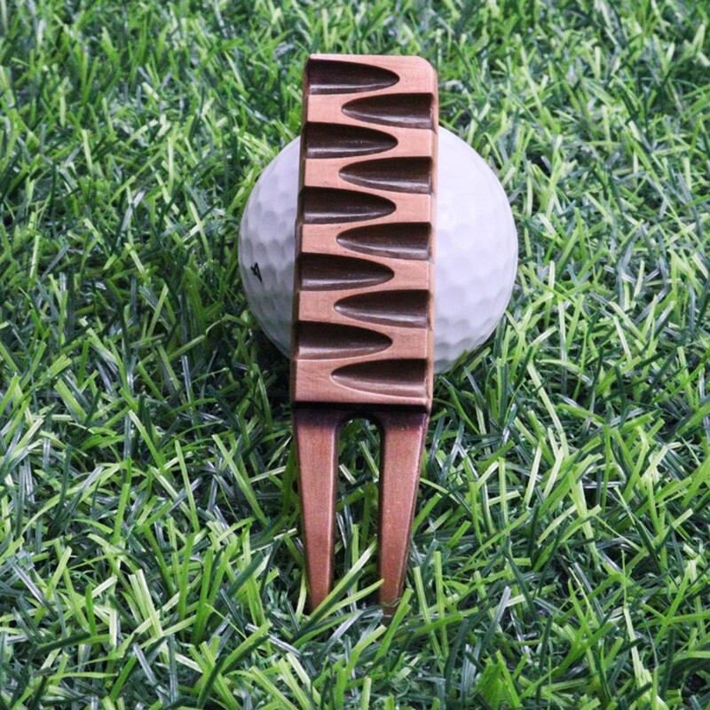 Σχεδιασμός υφής εργαλείου επισκευής Divot κράματος ψευδαργύρου Καλή σκληρότητα Χρήσιμο σχήμα σοκολάτας Πιρούνι επισκευής Golf Divot