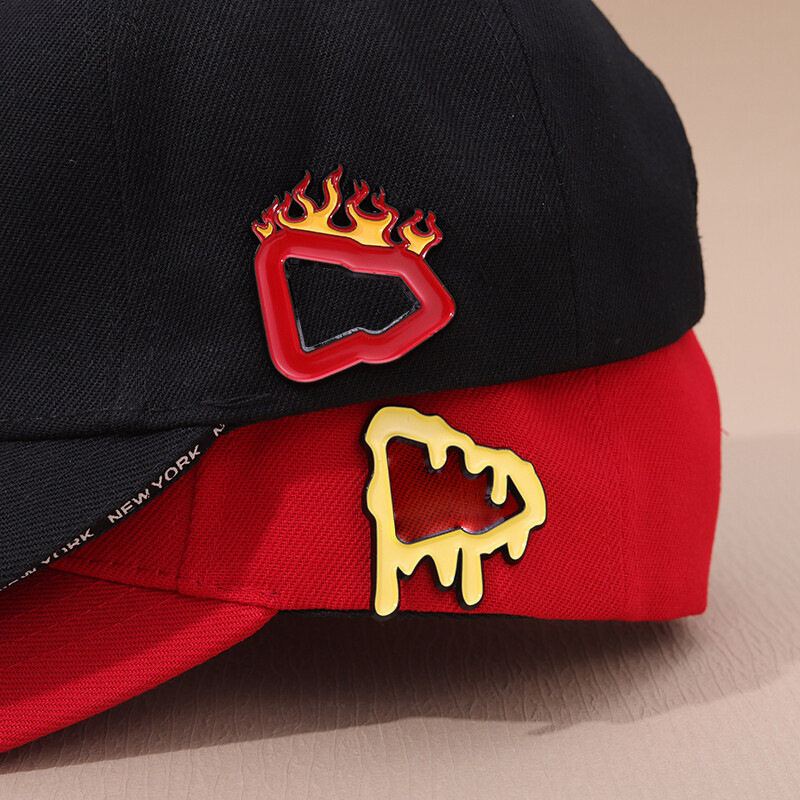 Viacfarebné smaltované baseballové čiapky, kovové ozdobné odznaky v tvare plameňa, odznaky na klopu pre športové doplnky, brošne, šperky, darček