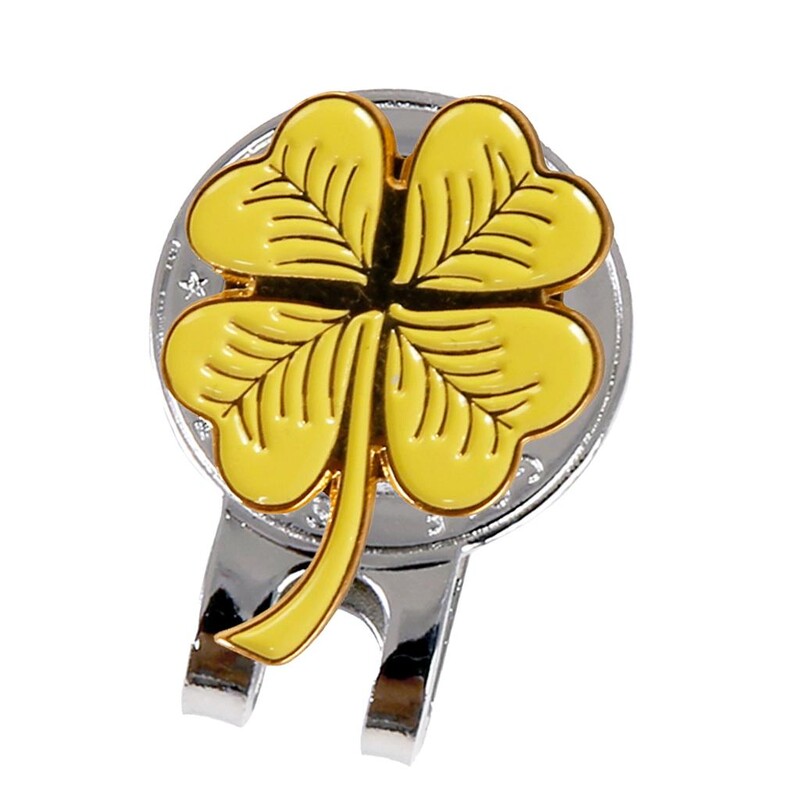 Magnetinis golfo kamuoliukų žymeklis su standartiniu skrybėlės segtuku, tvirtinamu prie kišenės krašto diržo. Drabužiai, tvirti, lengvai naudojami