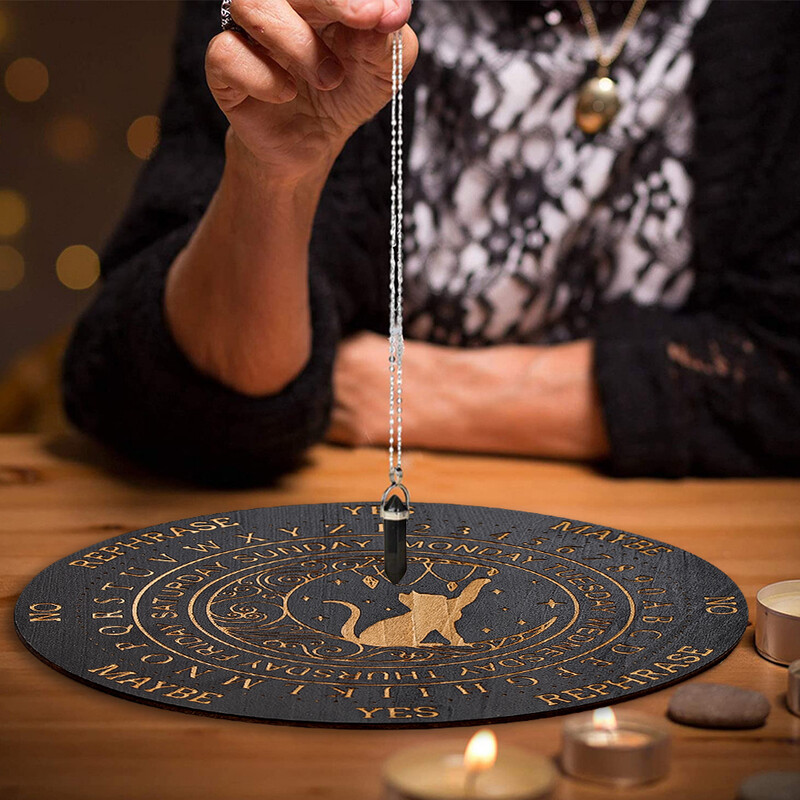 Μαύρη στρογγυλή ξύλινη σανίδα χαραγμένη Moon Cat Crystal Display Μαξιλάρι Γιόγκα Διαλογισμός Ταρώ Μαντικό παιχνίδι Στήριγμα σουβέρ