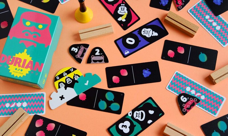 Zábavná kartová hra s durianmi na stretnutia a prelomenie ľadov