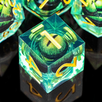 Зарове от смола Dragon\'s eye, 7PCS Green Liquid Core Dice Set, Sharp Egde polyhedral d и d зарове