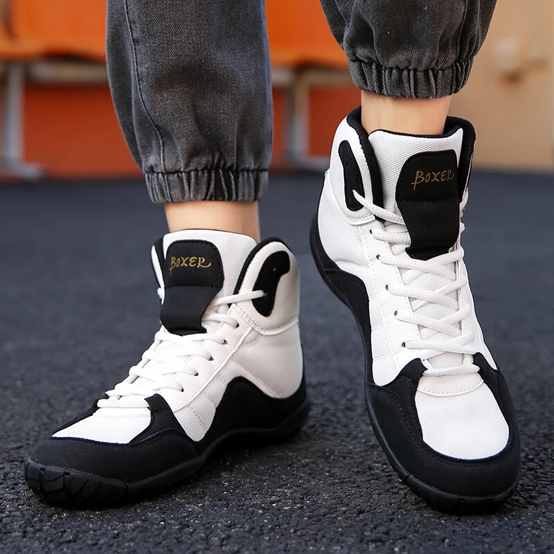 Liela izmēra cīņas apavi vīriešiem Profesionāli treniņu sporta čības boksam un cīkstēšanās baltā un sarkanā krāsā