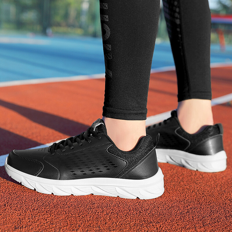 Čierne tenisky pre mužov, vysoko kvalitné ležérne tenisky, jesenné voľnočasové outdoorové protišmykové pánske športové topánky z umelej kože, veľkosť 46