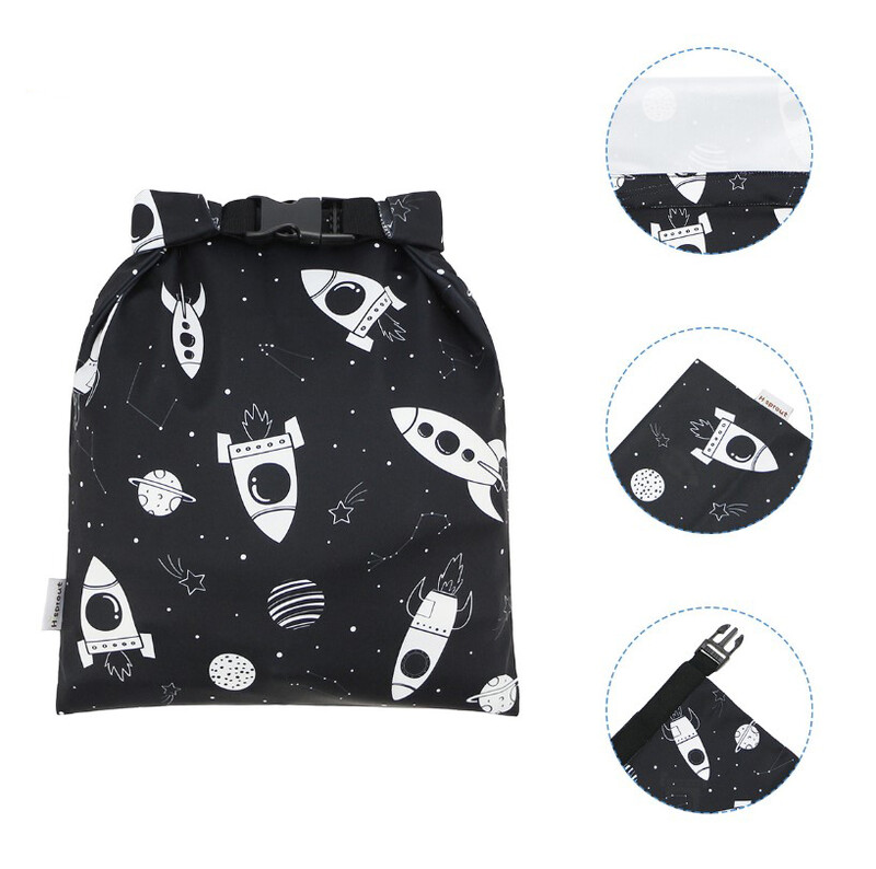 Armsa disainiga veekindel pestav PUL-i suure mahutavusega riidest mähkmekott 27 * 39 cm pistikupesaga jõusaalis ujuva reisilemmiku jaoks