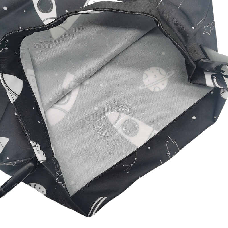 Armsa disainiga veekindel pestav PUL-i suure mahutavusega riidest mähkmekott 27 * 39 cm pistikupesaga jõusaalis ujuva reisilemmiku jaoks