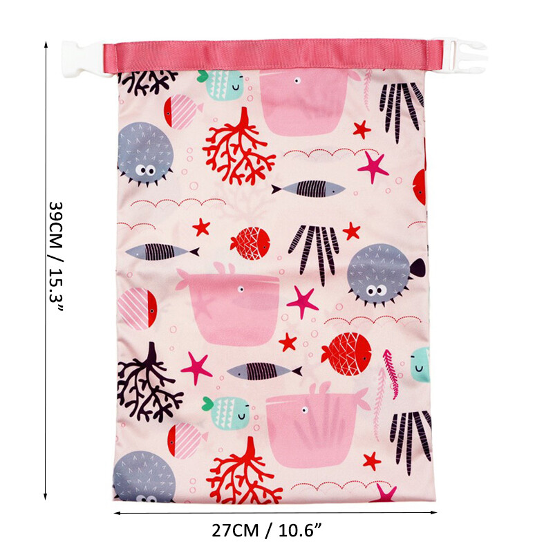 Armsa disainiga veekindel pestav PUL-i suure mahutavusega riidest mähkmekott 27 * 39 cm pistikupesaga jõusaalis ujuva reisilemmiku jaoks