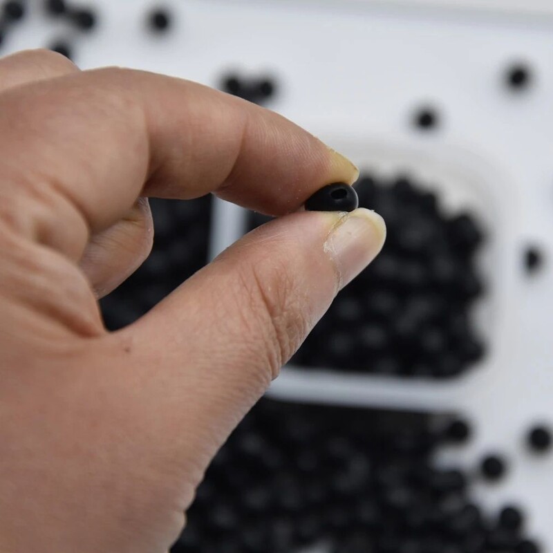 100 ks/lot 3 mm-12 mm rybárske korálky, vesmírna zátka, čierne okrúhle mäkké a tvrdé fazule, rybárske návnady, návnady, háčiky, príslušenstvo