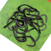 ICERIO 20 komada ravne drške V oblika, mat crna udica za pecanje šarana, uzorci visokougljičnog čelika, bodljikave iskočne udice