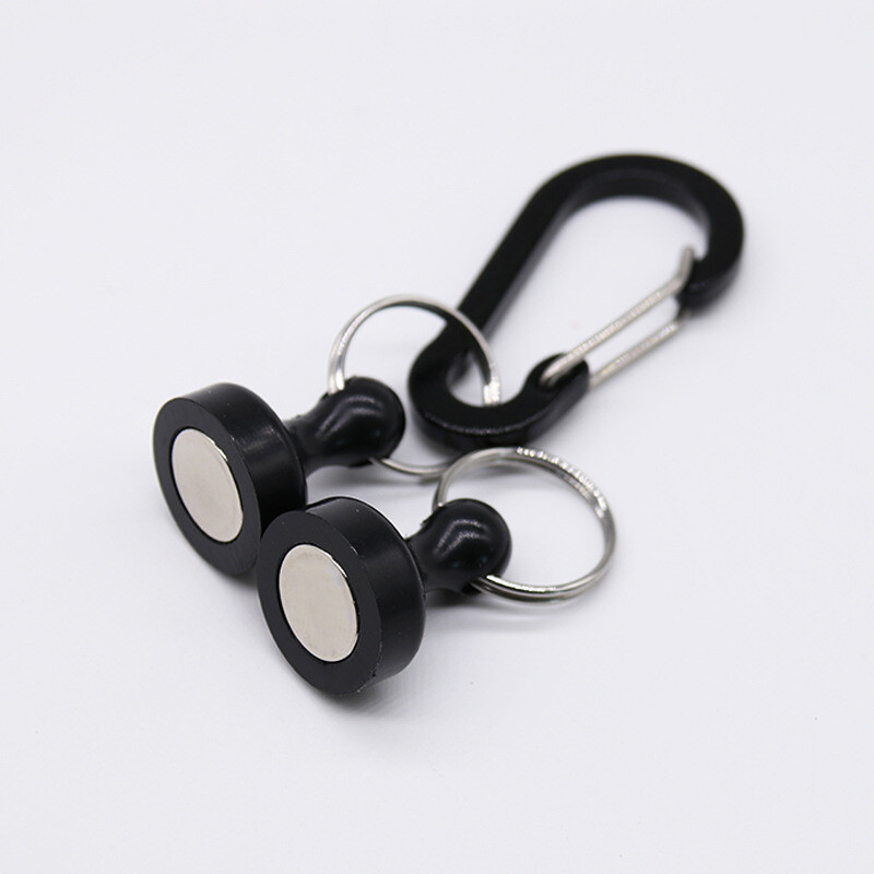 Prenosný oceľový rybársky MRC silný magnetický rýchloupínací držiak na sieť s rybárskou cievkou, šnúrkou, hliníkovou karabínou 105x20mm