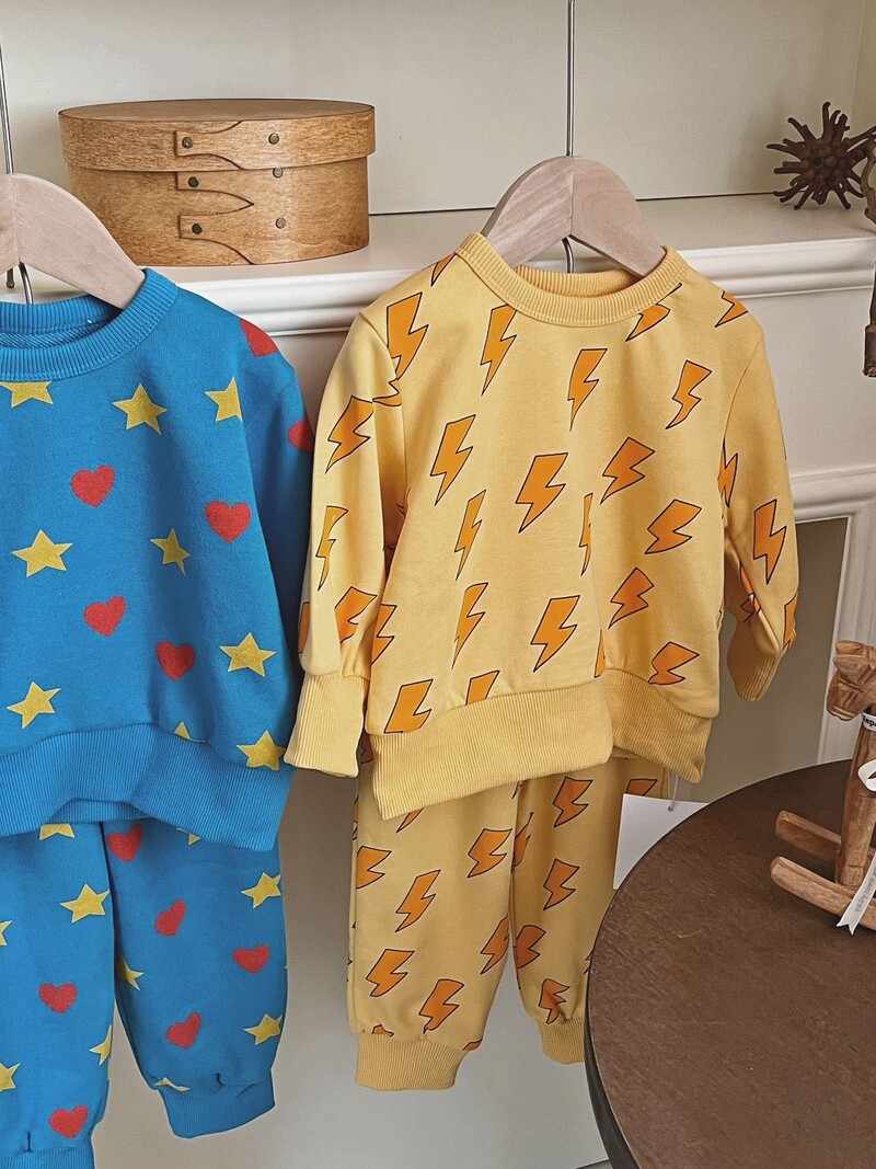 Na sklade 2024 Nové jesenné detské mikiny a nohavice s kreslenou potlačou pre dievčatá a chlapcov, športové svetre, pulóvre a nohavice