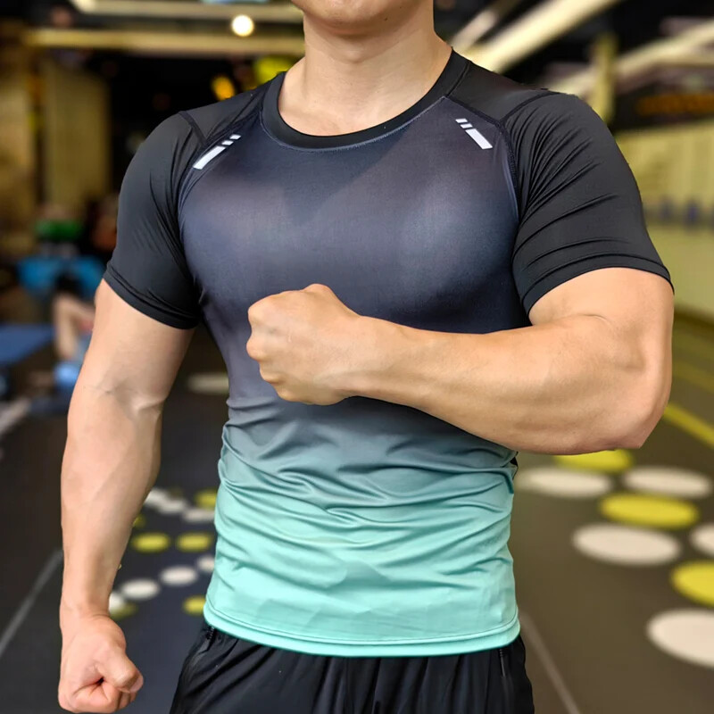 Muškarci Fitnes Sportska majica kratkih rukava Odjeća za treniranje u teretani Trčanje u teretani Majice kratkih rukava Majice kratkih rukava Muscle Fit Top Quick Dry Rashguard
