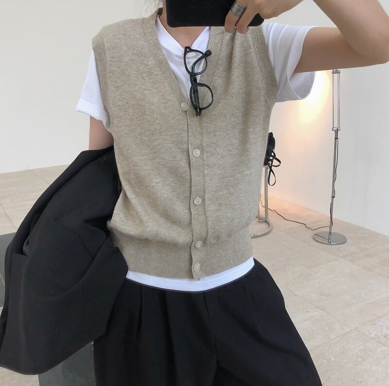 Spring New Korean Simple Fashion V-Neck Knitted Vest Casual Sleeveless Slimming Vest For Women