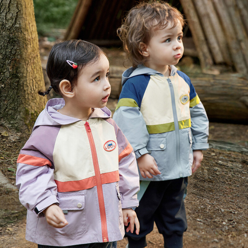 Pārgājienu jakas ar garām piedurknēm āra vējjakas mēteļi ar kapuci 2025. gada ūdensnecaurlaidīgs apģērbs bērniem, kempings, pārgājieni ar rāvējslēdzēju