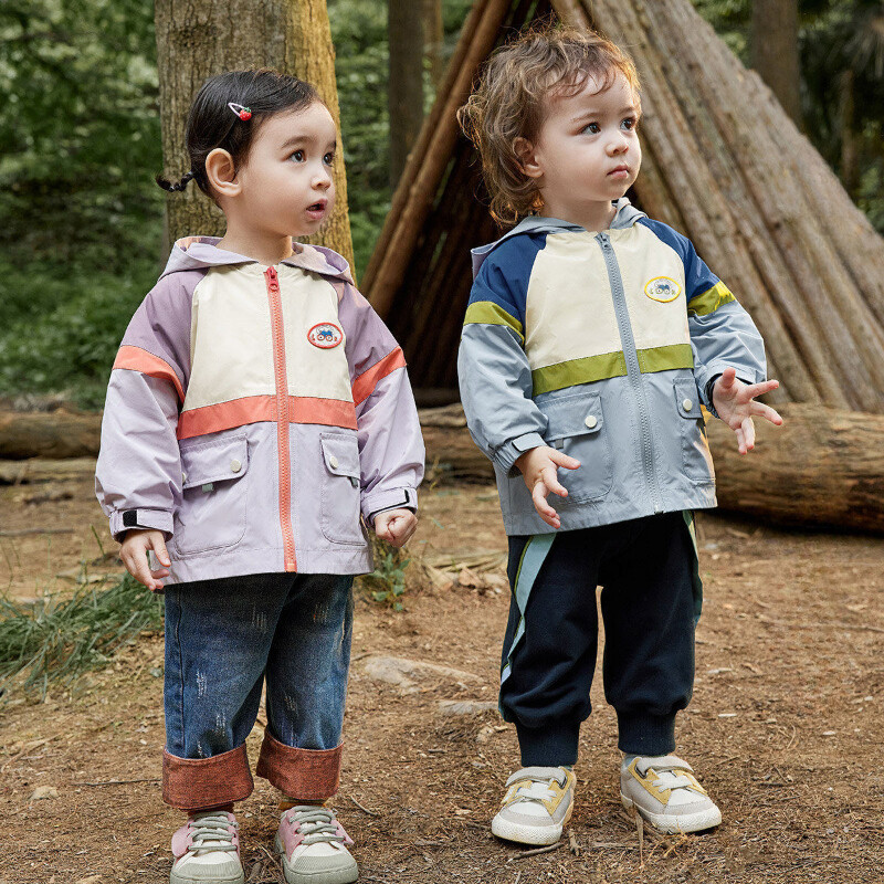 Pārgājienu jakas ar garām piedurknēm āra vējjakas mēteļi ar kapuci 2025. gada ūdensnecaurlaidīgs apģērbs bērniem, kempings, pārgājieni ar rāvējslēdzēju