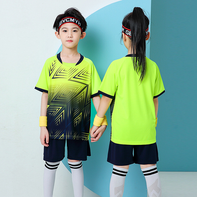 Šarena i udobna nogometna uniforma za aktivnu djecu i mlade nogometni komplet za treniranje s brzosušećim i prozračnim materijalom