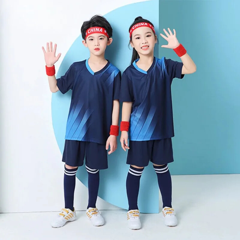 Šarena i udobna nogometna uniforma za aktivnu djecu i mlade nogometni komplet za treniranje s brzosušećim i prozračnim materijalom