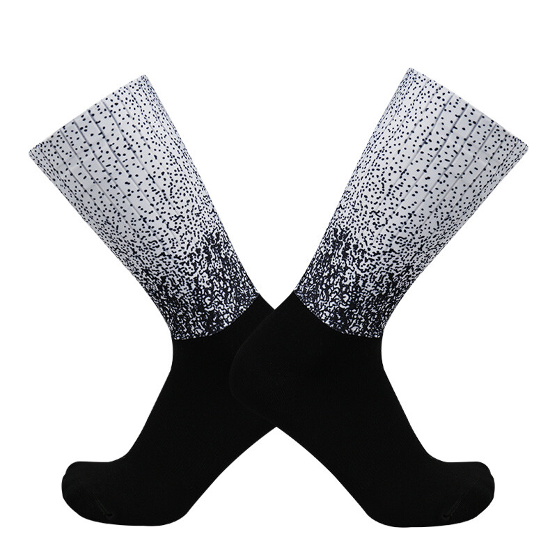 Nové letné priedušné cyklistické ponožky pre mužov, protišmykové, bezšvové, aerodynamické, odolné voči opotrebovaniu, cestné, Calcetines Ciclismo