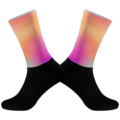 2024 Nové letné profesionálne športové cyklistické ponožky pre mužov a ženy, priedušné cestné bicykle, outdoorové športové pretekárske ponožky