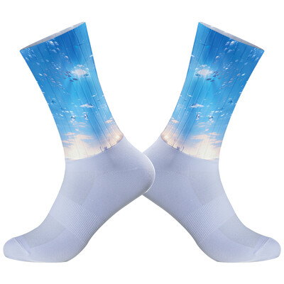 2024 Nové letné profesionálne športové cyklistické ponožky pre mužov a ženy, priedušné cestné bicykle, outdoorové športové pretekárske ponožky