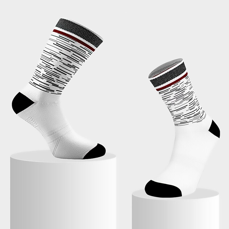 Férfi női kerékpáros zoknik Professzionális magas legénység országúti kerékpáros zoknik Légáteresztő gyorsan száradó prémium szálas sport futózoknik