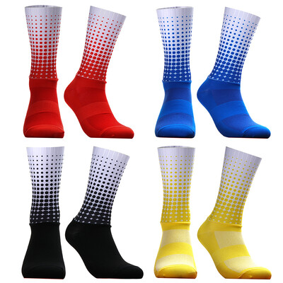 Stílus Új Pöttyös Nyári Sport Kerékpáros Zokni Csúszásmentes Szilikon Pro Outdoor Racing Bike Zokni Calcetines Ciclismo