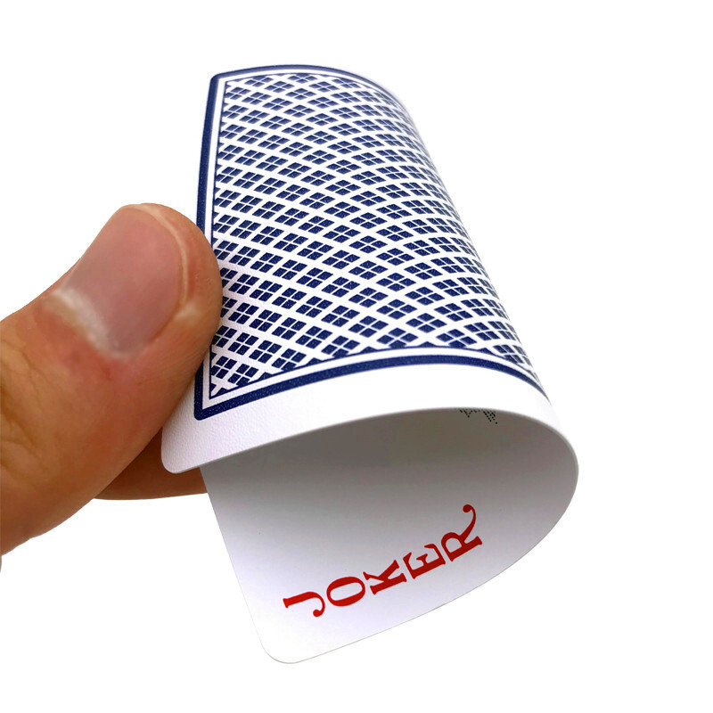 2 sady/veľa Bridge Pattern Poker Baccarat Plastové vodotesné hracie karty Malé písmenká Texas Hold'em spoločenská hra 2,28*3,46 palca