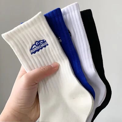 Jaunas cilvēka sniega kalnu izšūšanas zeķes Vienkāršas un elegantas vīriešu un sieviešu sniega kalnu grēdas sporta zeķes basketbola kalcetīnas
