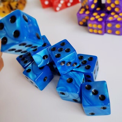 10pc/lot D6 kockica 6 lica kockica kockarnica stolna igra kockice četvrtastog ruba mramorne kockice s perlama D6 16mm igračke kockice za kasino