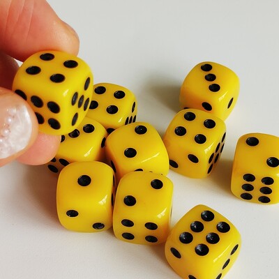 50PCS/Set Pure Color 12mm D6 kockaste kocke Bulk Dice Okrugli rub Akrilne kockice Uloga 6 lica za kockarnicu Društvena igra