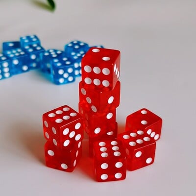10 ks tekutých farebných štvorcových kociek, 6-stranná sada kociek D6, 6 tvárí, 16 mm kasínové kocky s ostrými hranami, kocky pre stolové hry v krčme