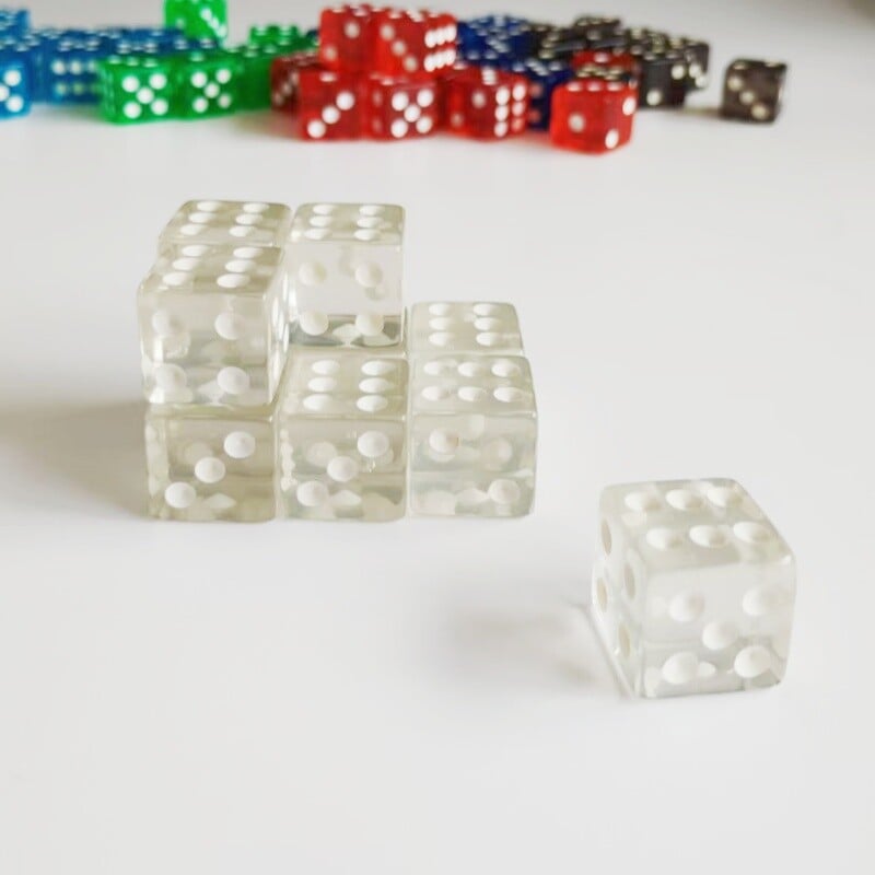 10 ks tekutých farebných štvorcových kociek, 6-stranná sada kociek D6, 6 tvárí, 16 mm kasínové kocky s ostrými hranami, kocky pre stolové hry v krčme