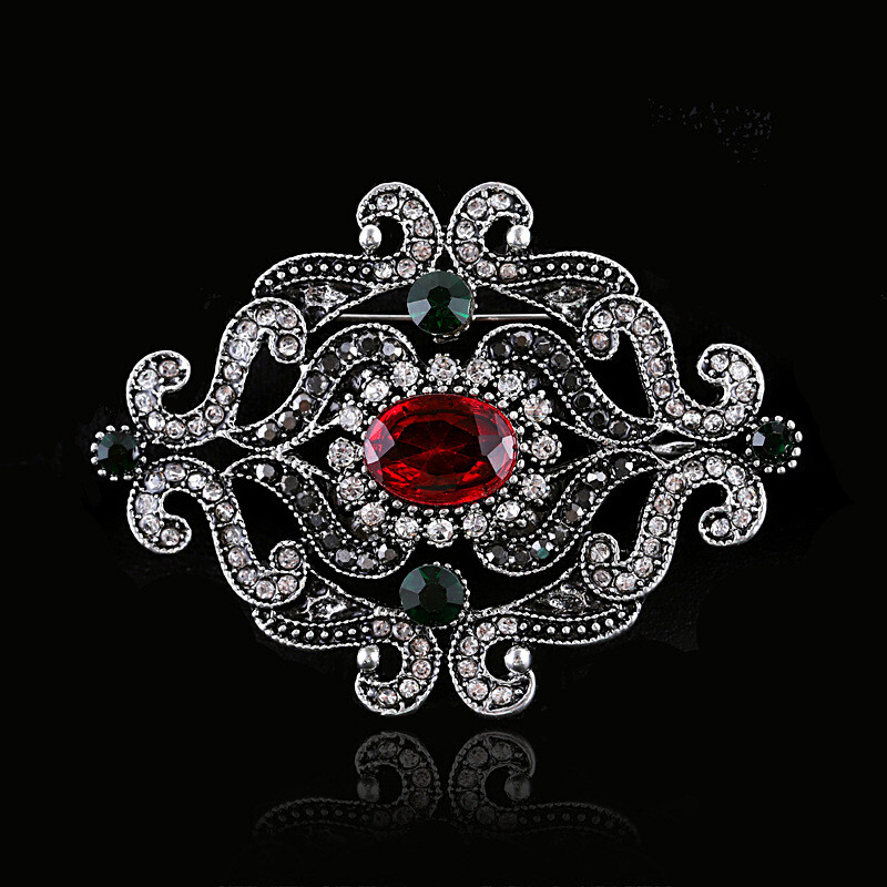 Retro European and American popular palace style baroque hollow lace brooch corsage cross-border exclusive clothing accessories