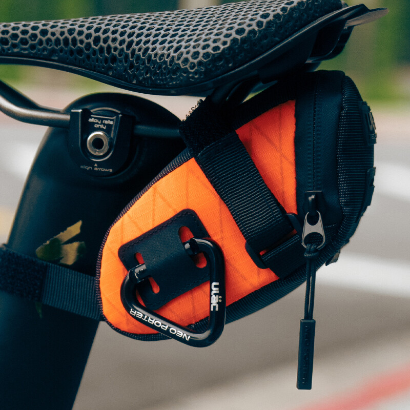 ULAC dviračių sėdynės krepšys 0,6/1/1,3 l daugiaspalvis dviračio balnelio krepšys, atsparus vandeniui MTB plento dviračių remonto įrankiai.