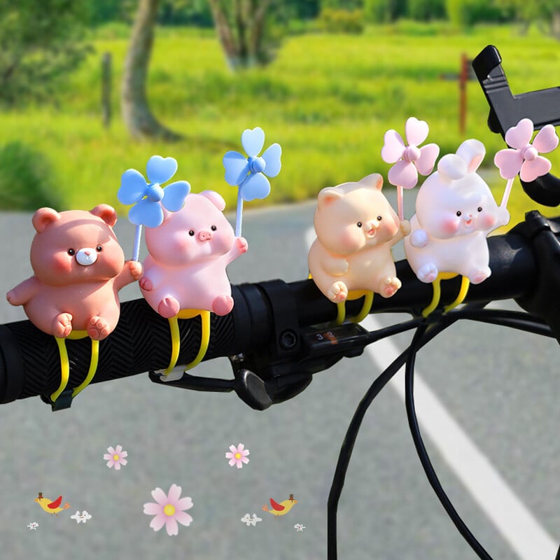 Vjetrom razbijen gumeni bicikl Slatka mala ružičasta svinja Propeler Vjetromotorni zec Cestovni bicikl Motor Kaciga Jahanje Biciklistički ukras