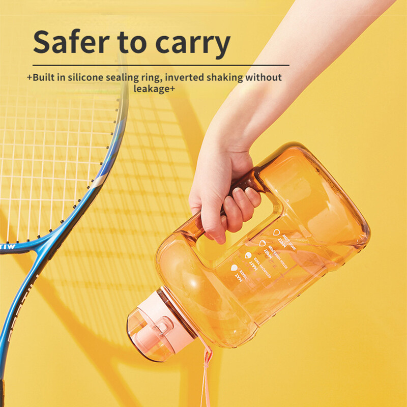 1.5L/2L Bpa Free Boca za vodu Boca za vodu od 1 galona Tritan vode velikog kapaciteta sa slamkom Čaša za bocu za piće