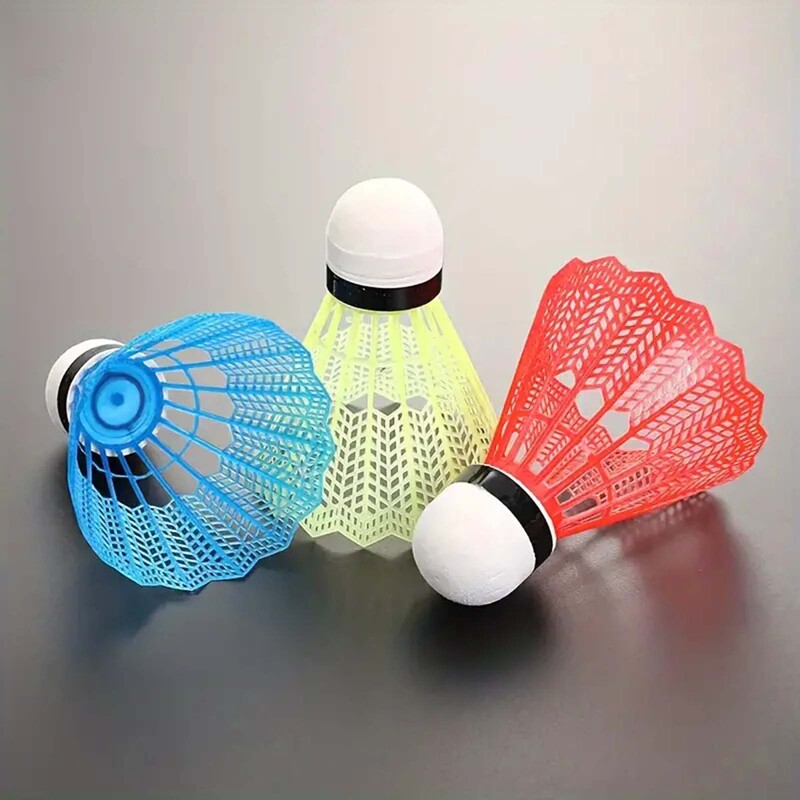 12 komada bijelih ručica za badminton, praktičan dizajn, beskrajno zabavna rekreacijska igra prikladna za utakmice u zatvorenom i na otvorenom