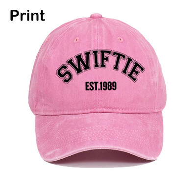 2024 Swift 1989 Bejzbolska kapa s tiskanim naljepnicama za muškarce Ženska modna vintage mekana pamučna kapa za tate Unisex darovi od obožavatelja