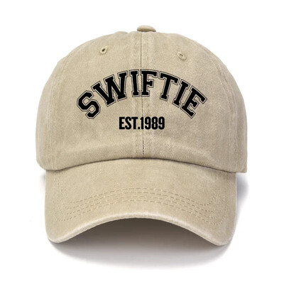 2024 Swift 1989 Bejzbolska kapa s tiskanim naljepnicama za muškarce Ženska modna vintage mekana pamučna kapa za tate Unisex darovi od obožavatelja