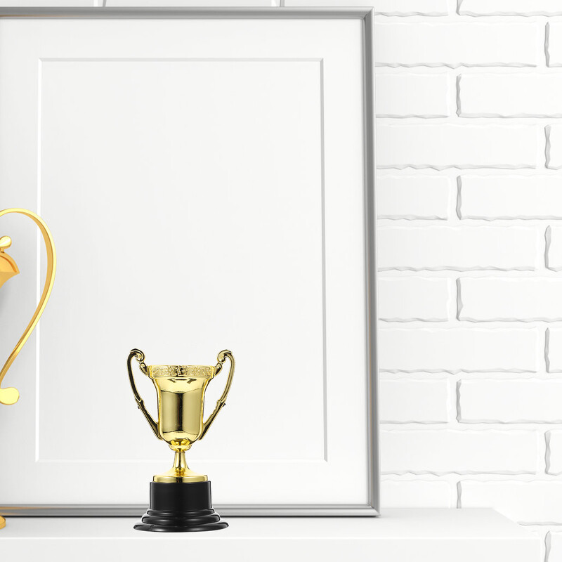 10 komada trofeja, zlatne boje, set trofeja, pehari za nogomet, nogomet, bejzbol, karneval, nagrade za zabave za dječake i