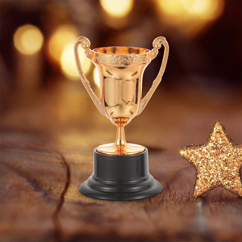 Trofejni ukrasi od 6 komada Mini dječja igračka Ukrasite zabavu u zlatnom i srebrnom malom djetetu