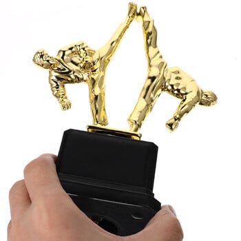 Taekwondo Trophy Decor Μαζική παιδική έπαθλα Επάγγελμα πάρτι Τελετή διαγωνισμού Κύπελλο Πλαστική πολεμική κίνηση Παιδικό ποδόσφαιρο