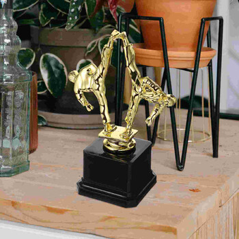 Taekwondo Trophy Decor Μαζική παιδική έπαθλα Επάγγελμα πάρτι Τελετή διαγωνισμού Κύπελλο Πλαστική πολεμική κίνηση Παιδικό ποδόσφαιρο